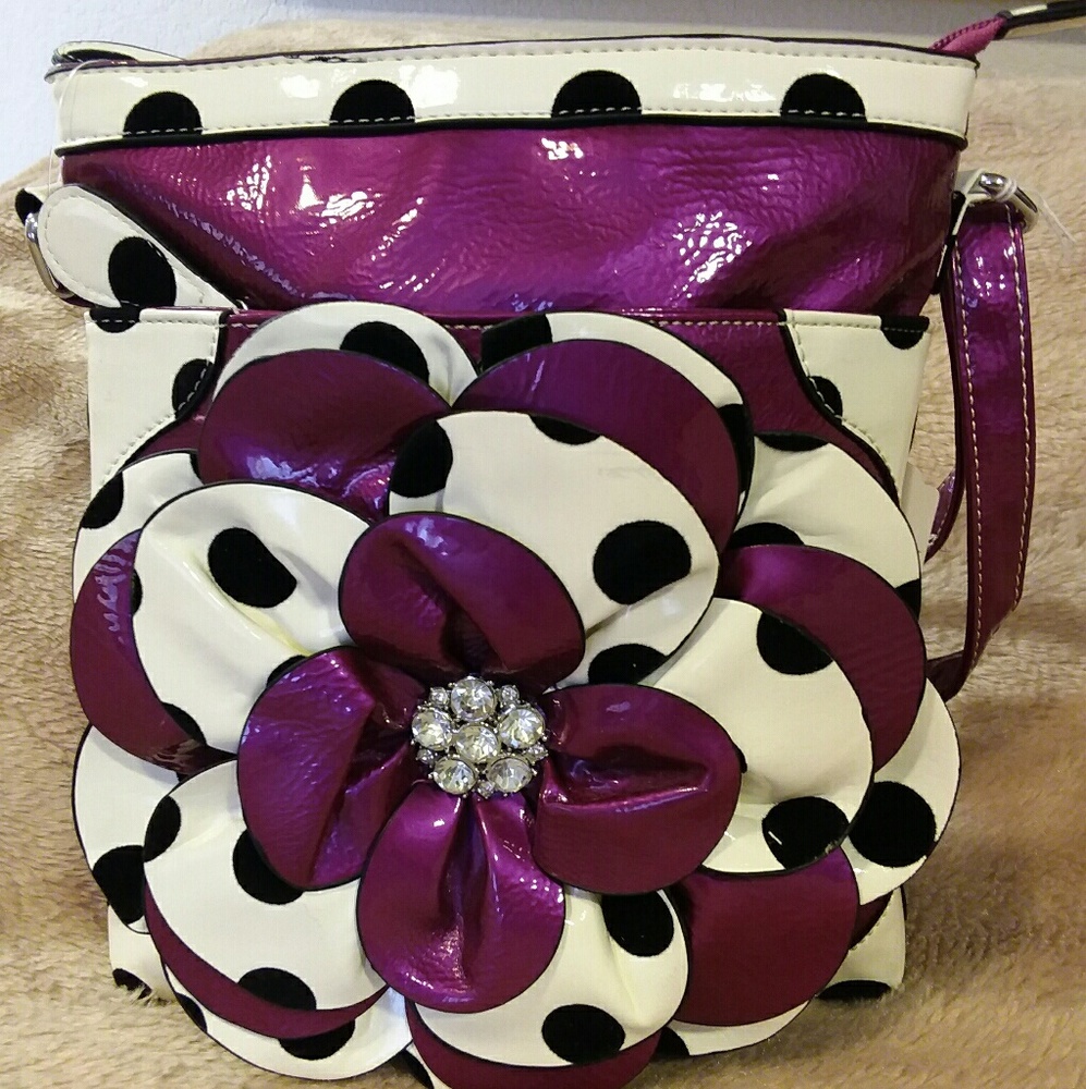 **Purple n white flower quilted messenger …